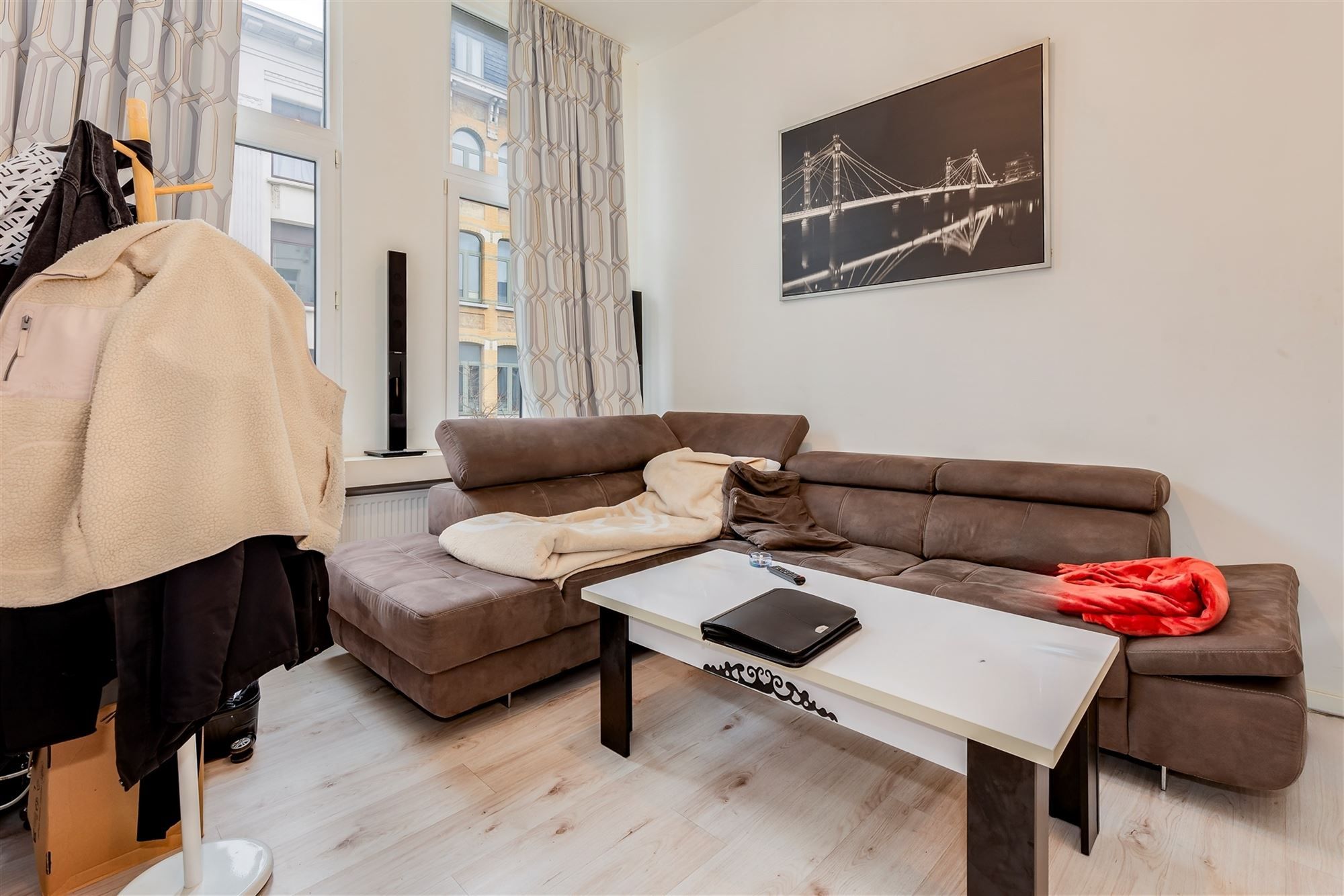 Huis ingedeeld in 6 verhuurde units - 8,8% netto rendement foto 2