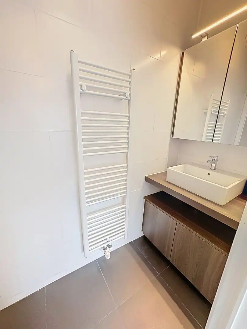 Ruim en lichtrijk appartement met 3 slaapkamers foto 6