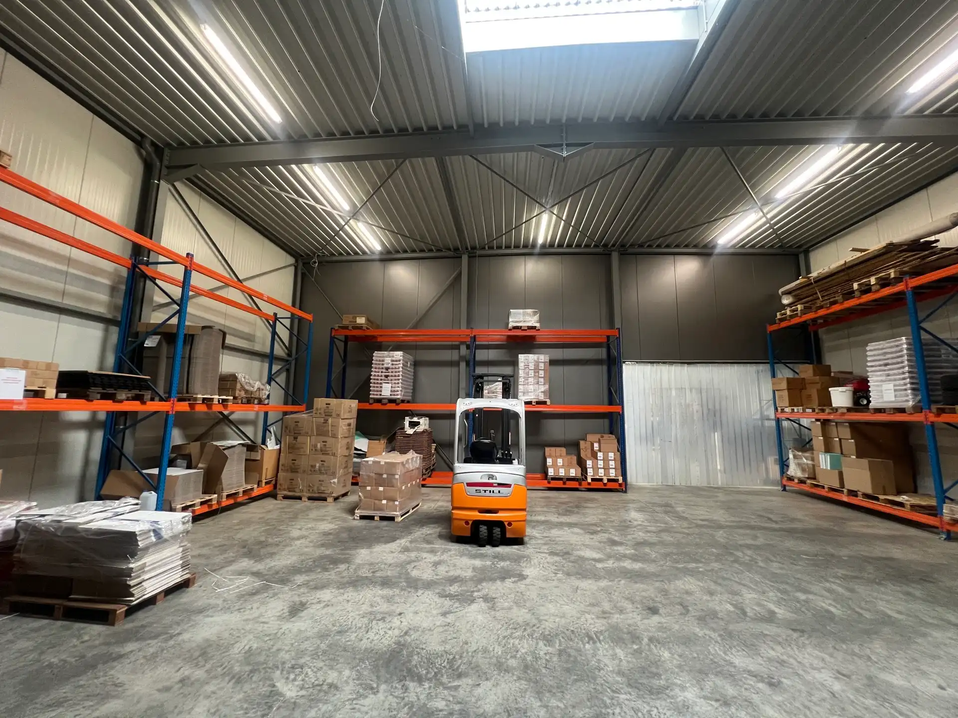 MULTIFUNCTIONEEL EN ENERGIEZUINIG BEDRIJFSGEBOUW  foto 15