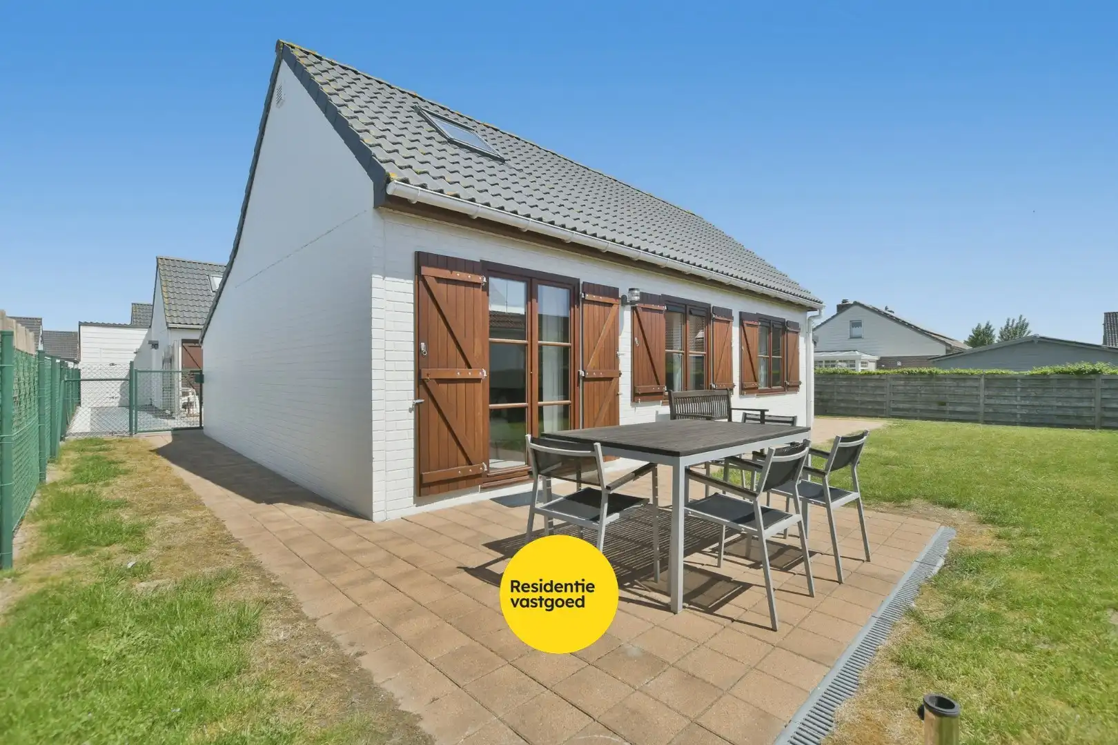 Instapklaar en gemeubeld vissershuisje met tuin en staanplaats in Harendijke! foto 4