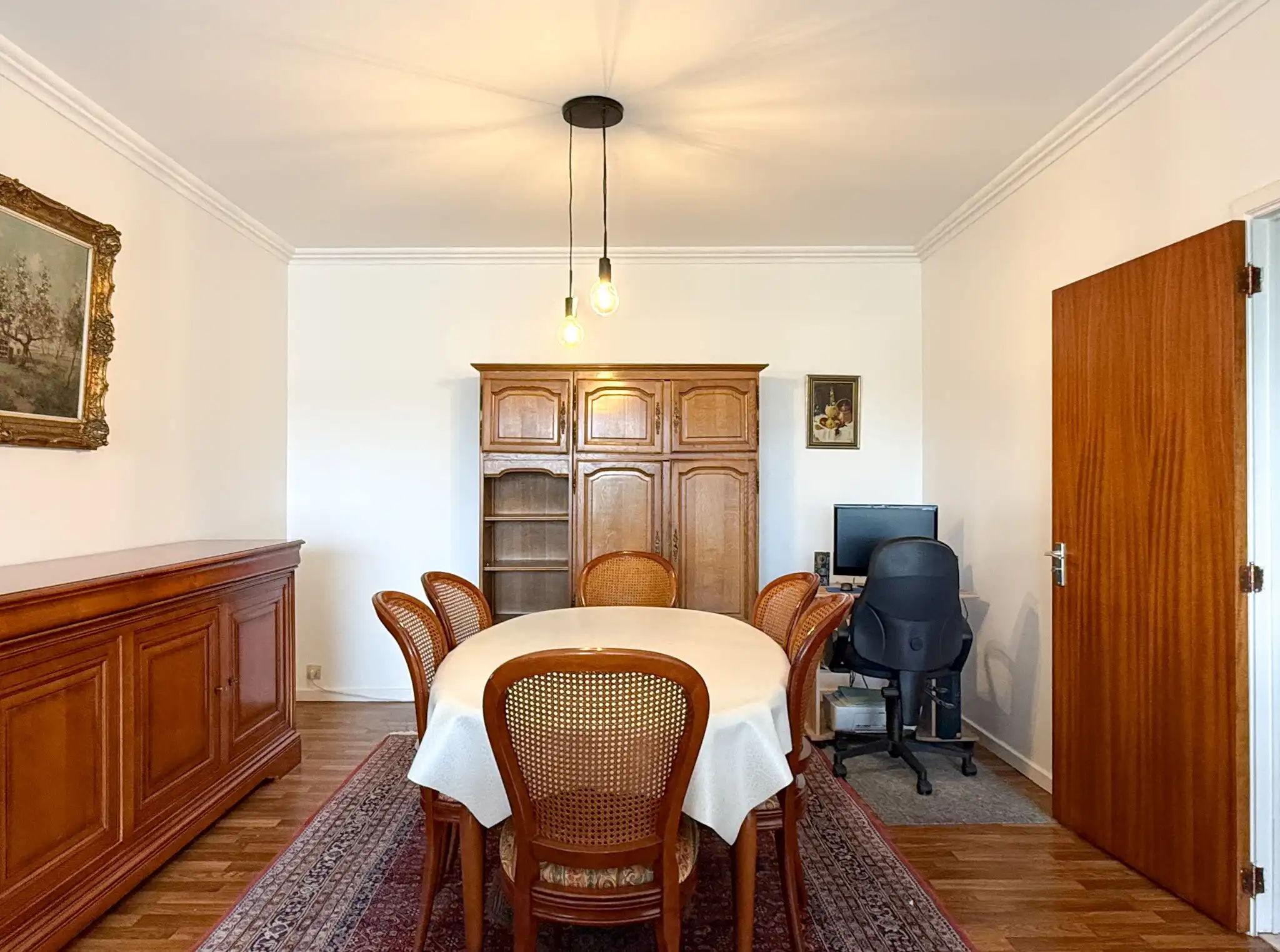 Appartement met twee slaapkamers en autostaanplaats in het centrum van Beveren foto 2