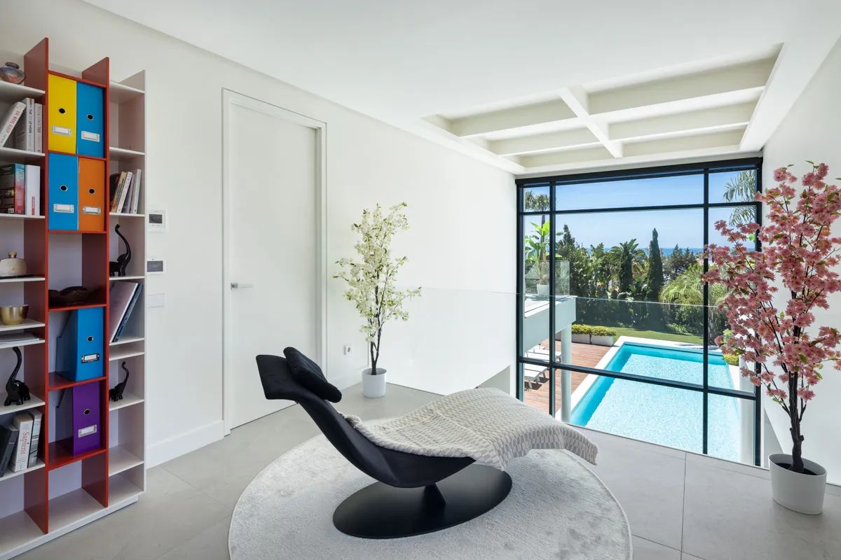 Exclusieve Award-winnende villa in Marbesa: luxe wonen op slechts stappen van het strand! foto 16