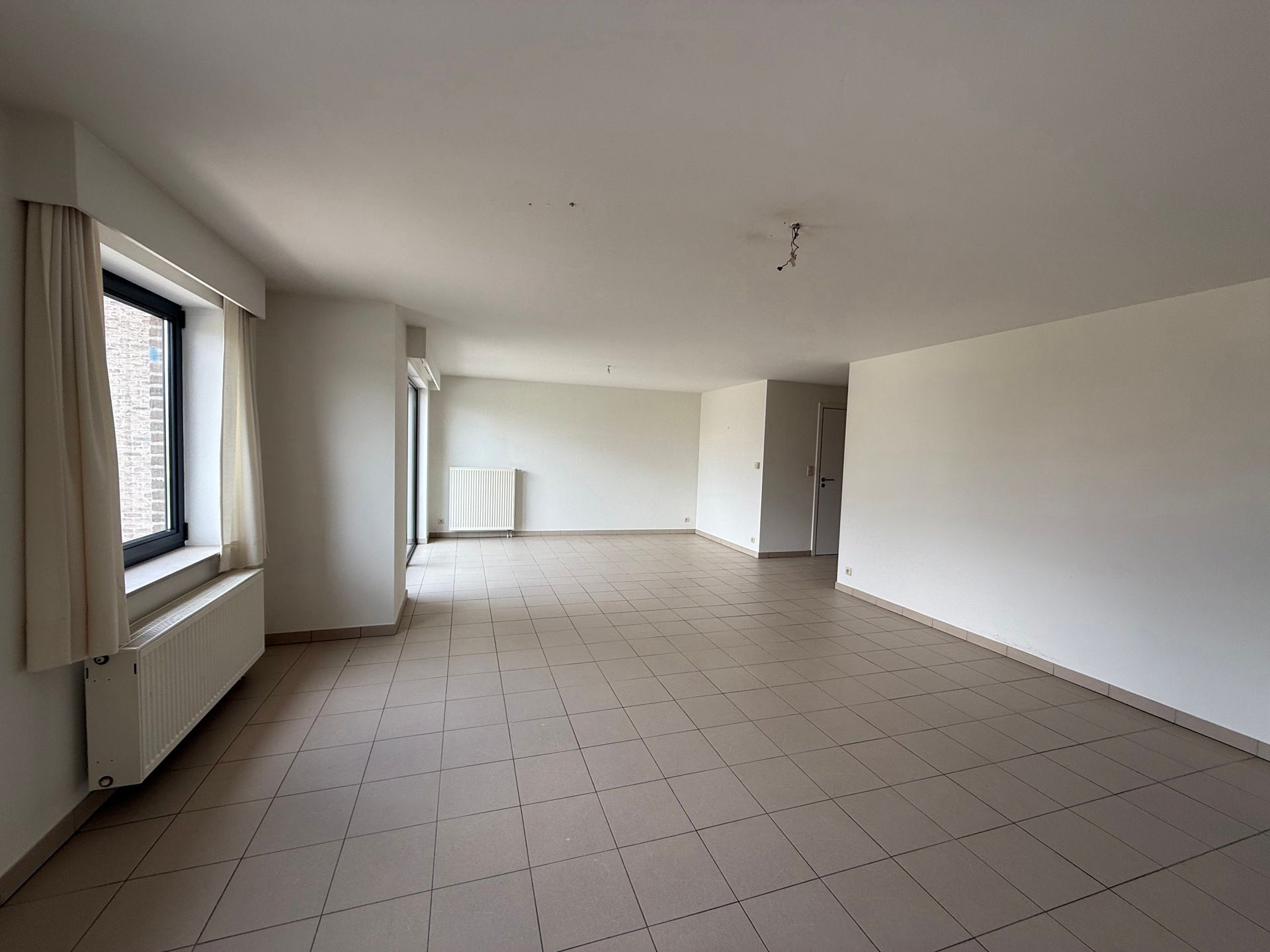 AAIGEM - Ruim appartement met groot terras én garage. foto 4