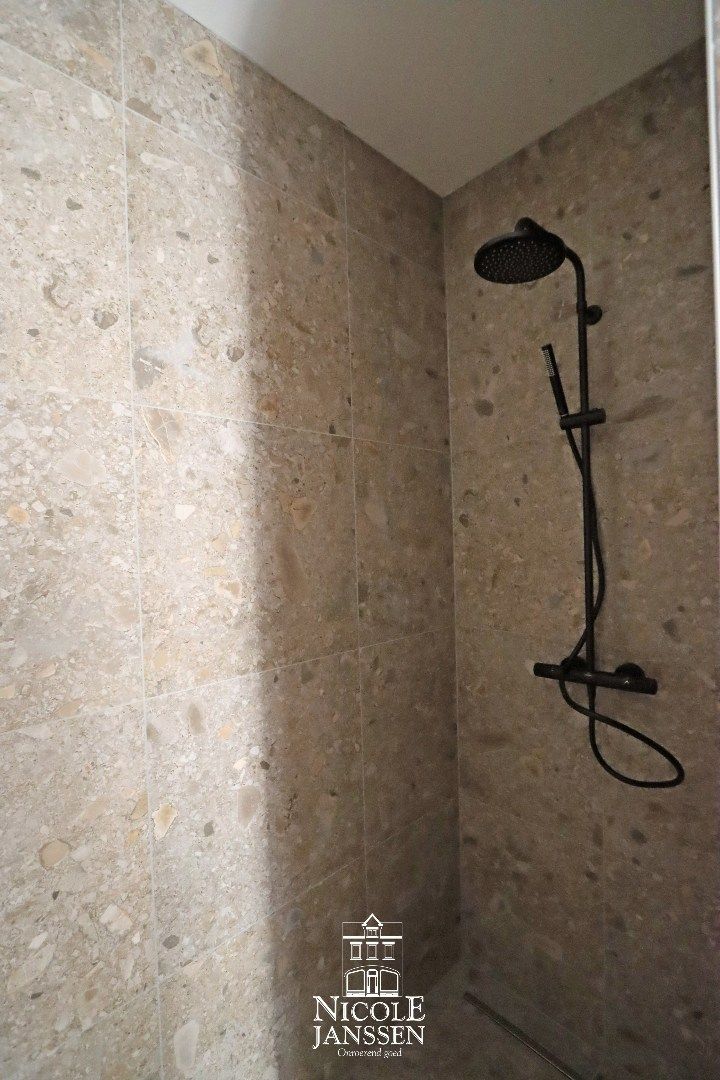 Gelijkvloers nieuwbouwappartement met tuintje en drie autostandplaatsen foto 9