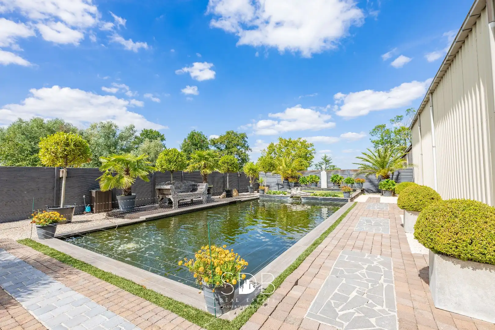 Hedendaagse villa met dubbele garage, zwembad en magazijn op 2.937m² foto 24
