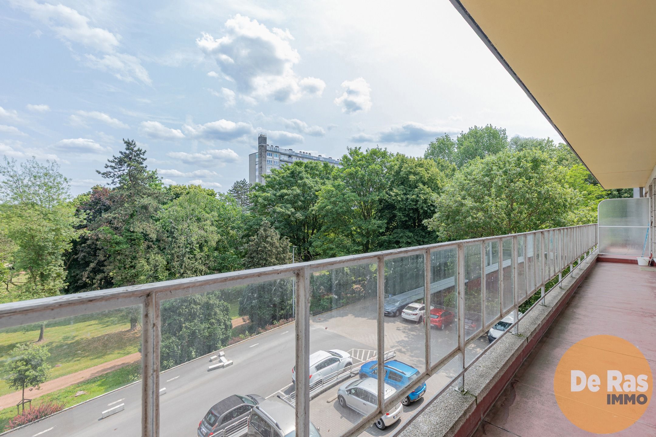 AALST - Betaalbaar appartement met 2 slaapkamers en terras! foto 4