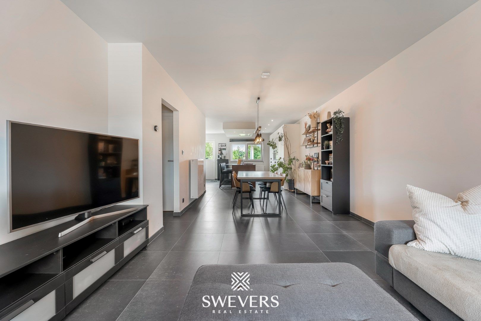 Gerenoveerde rijwoning met 4 slpk & tuin te Sint-Truiden foto 8