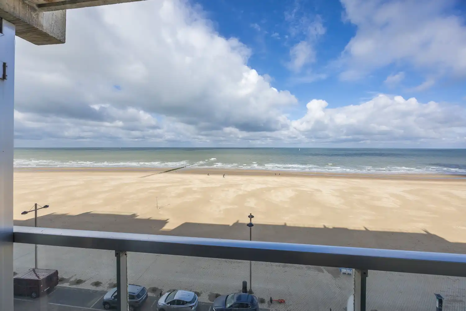 Gerenoveerde studio met frontaal zeezicht te koop in Middelkerke foto 8