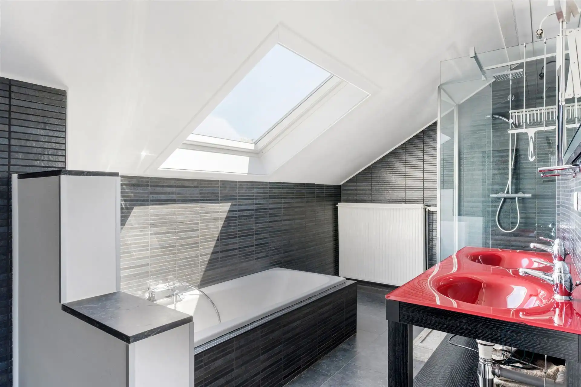 Instapklare mooie villa met 3 slk.  foto 20