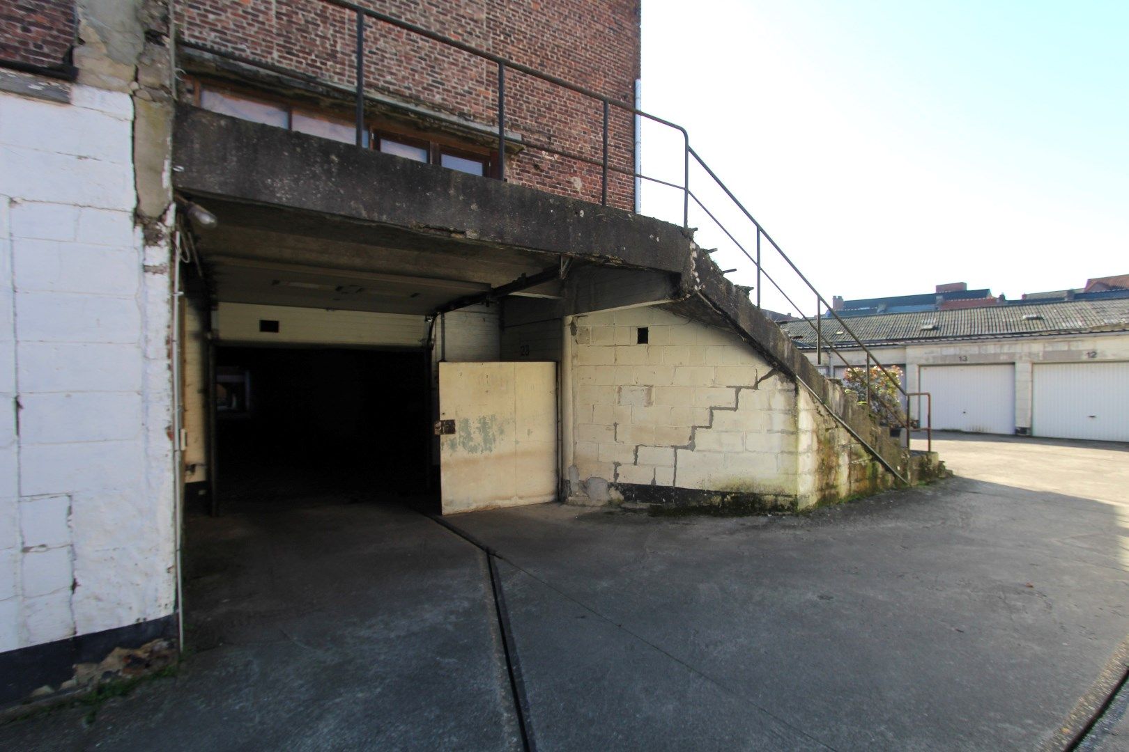 Grote garage met bergruimte aan de Grote Markt te Tongeren foto 6