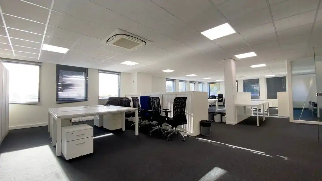 Full service kantoren in Idola Bedrijvencentrum in Lochristi foto 12