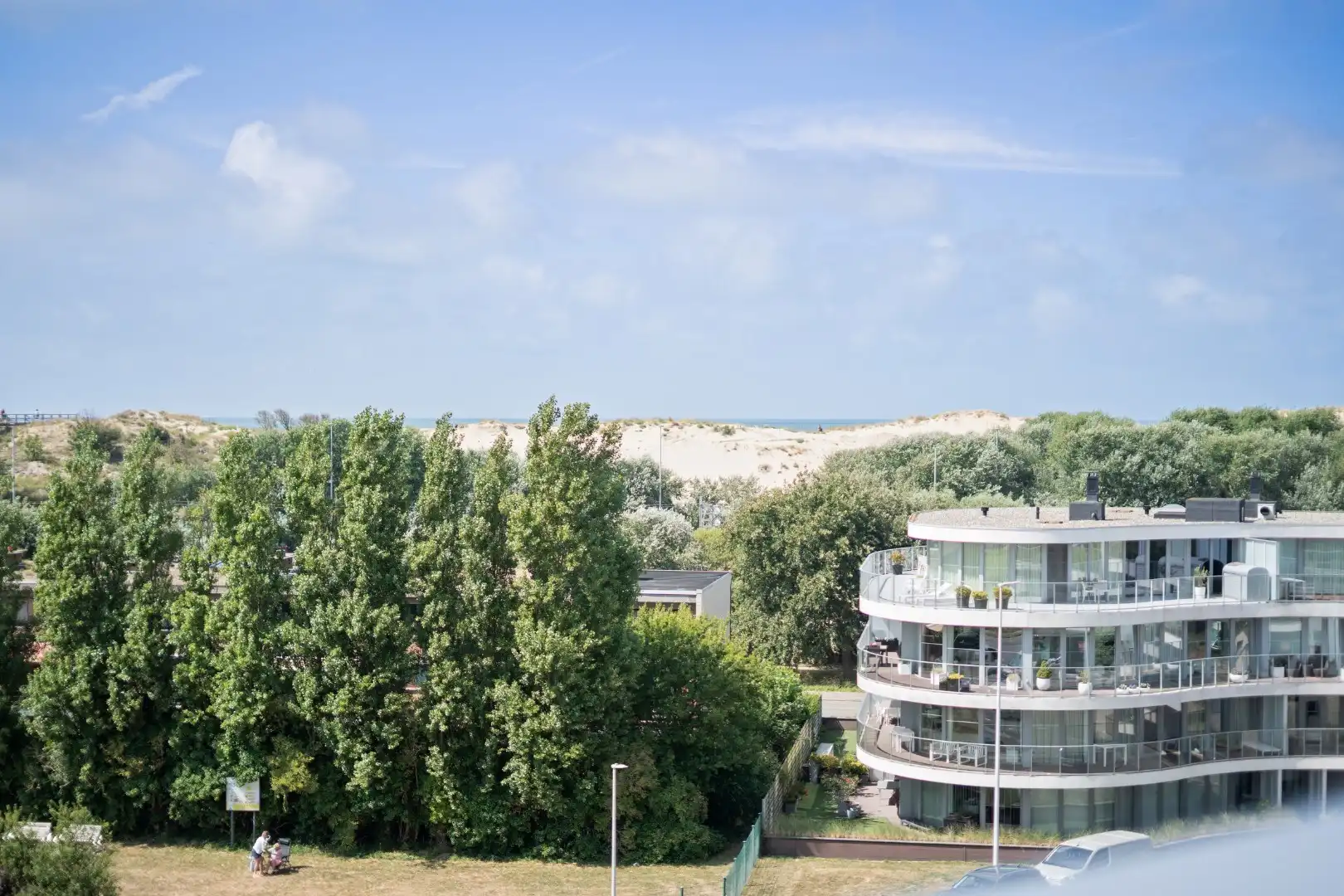 Instapklaar gemeubeld 2-slaapkamerappartement met zeezicht en duinenzicht te Bredene  foto 19