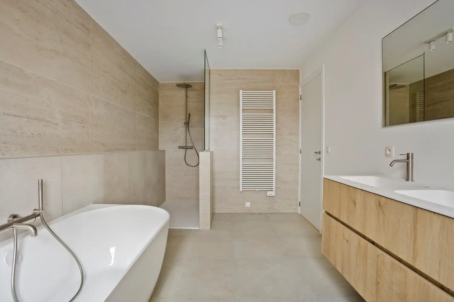 INSTAPKLARE EN ENERGIEZUINIGE NIEUWBOUWWONING MET LANDELIJKE CHARME! foto 31