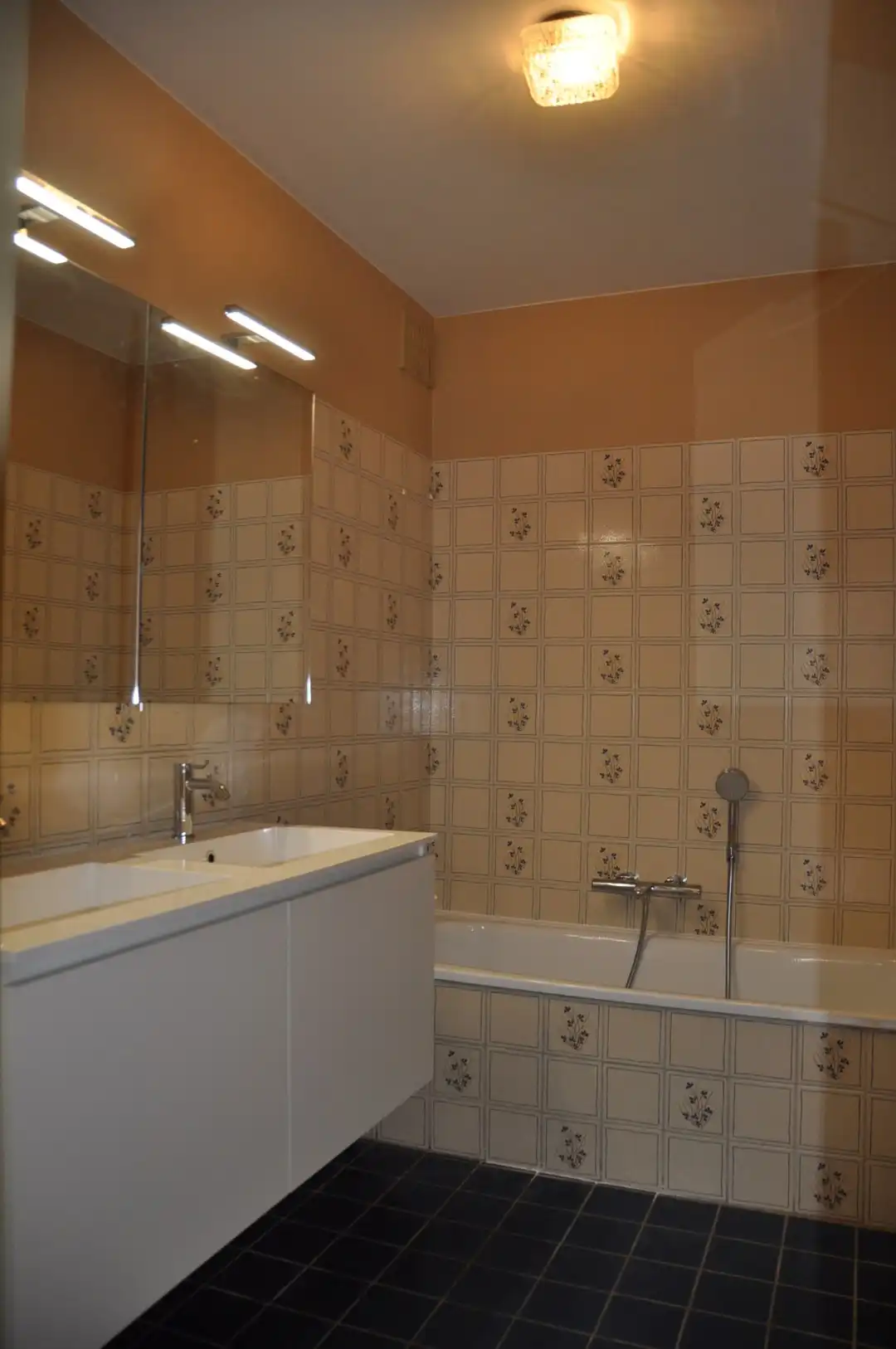 Verzorgd appartement met 2 slaapkamers in het centrum van Izegem. foto 10