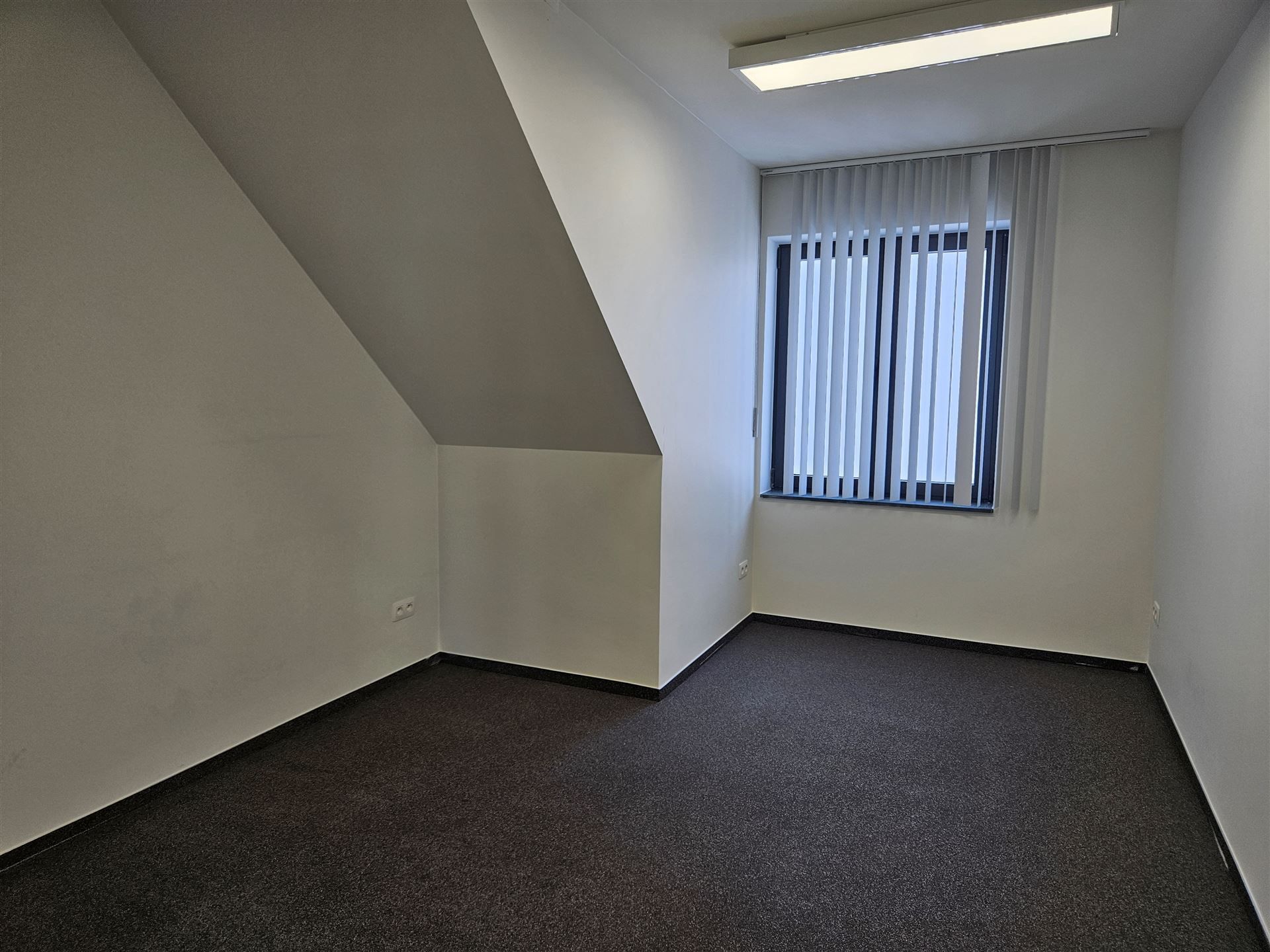 bedrijfsgebouw foto 15