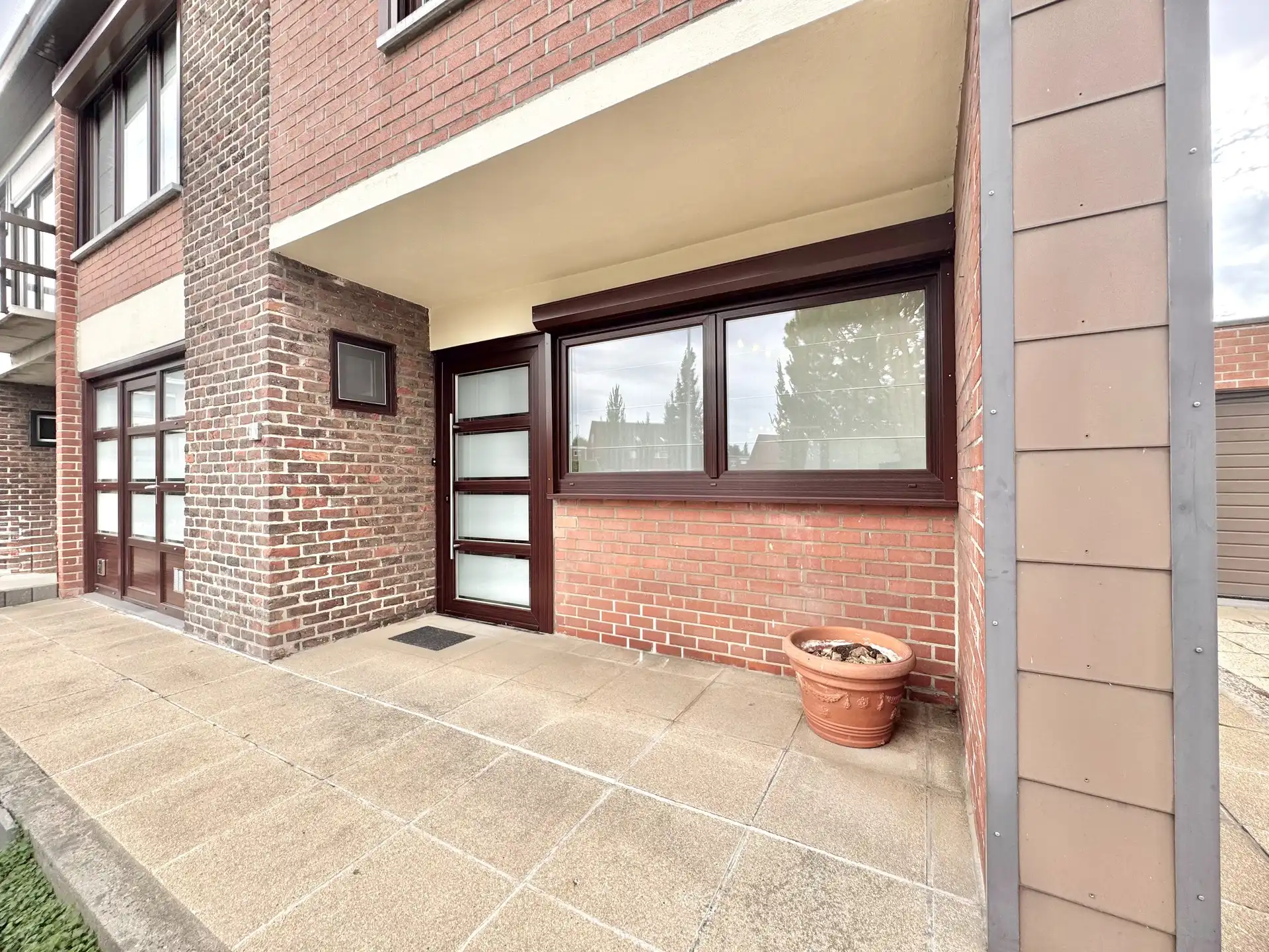 HALFOPEN WONING | 4 KAMERS | TUIN | GARAGE | 720 M² foto 5