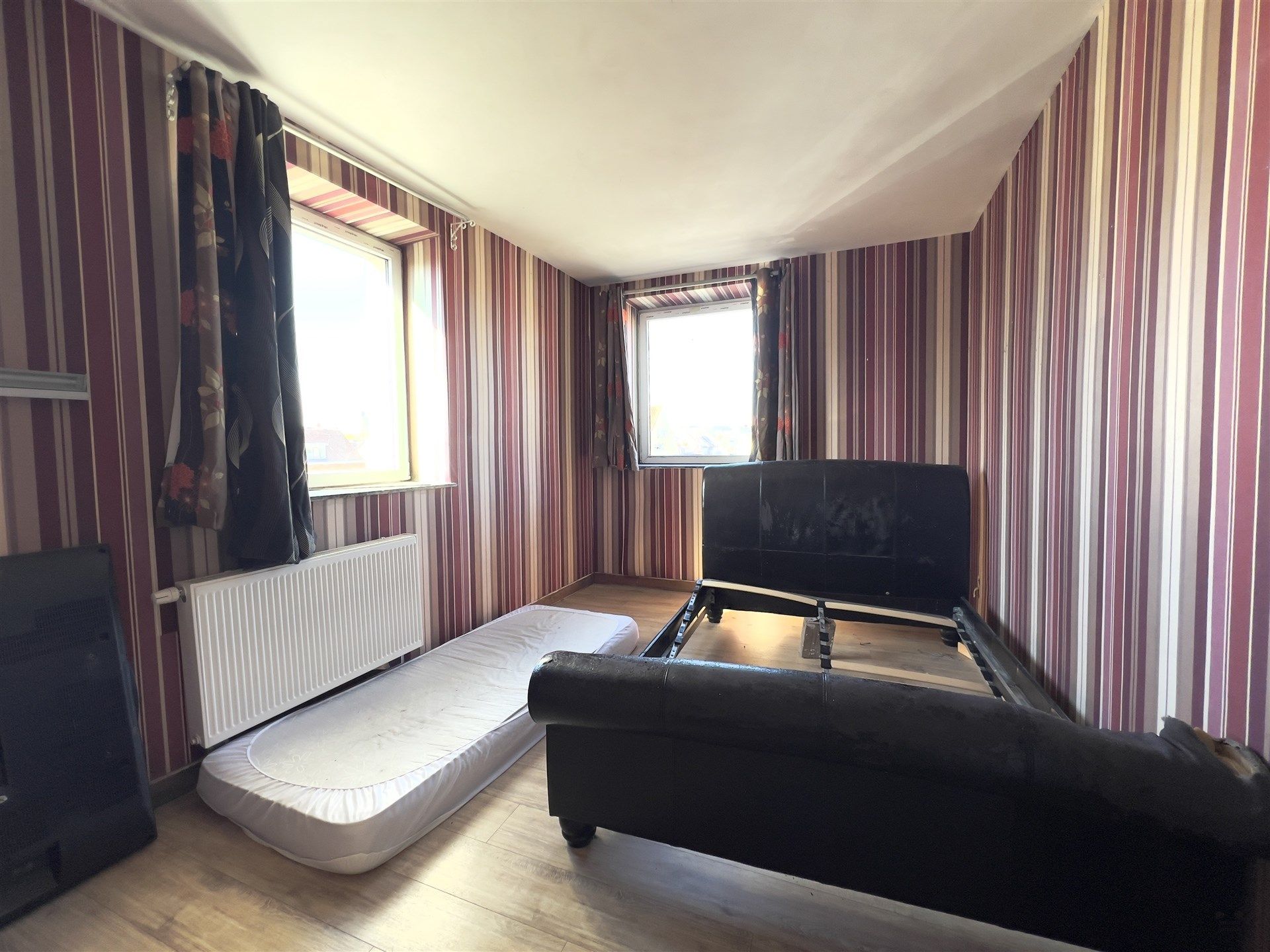 Ruim 6-slaapkamer woning  in hartje Oostende foto 8