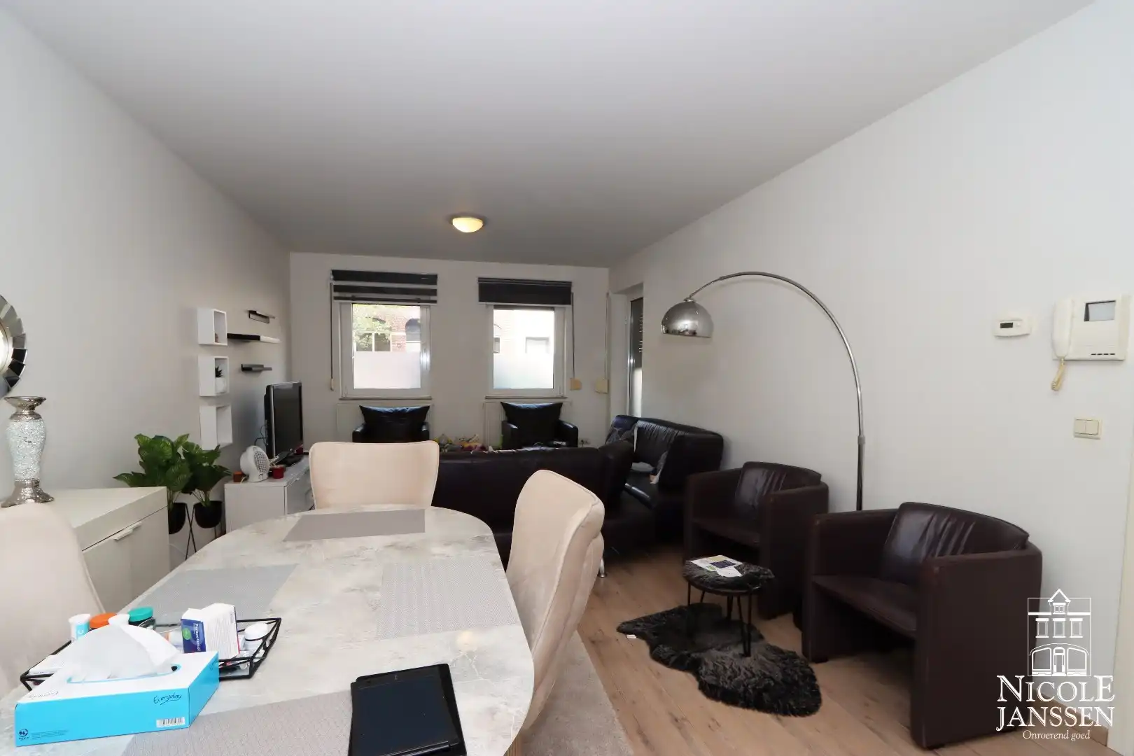 Gelijkvloers appartement met één slaapkamer en terras in het centrum van Maaseik foto 4