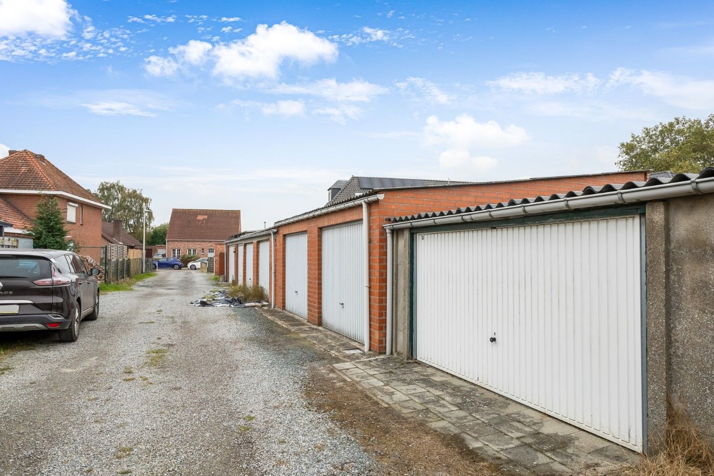 Te renoveren woning met 3 slpk., tuin en garage foto 28