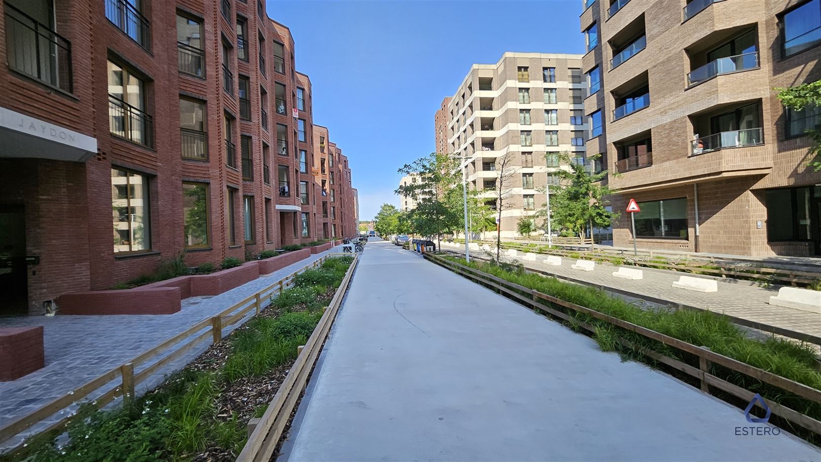 Modern nieuwbouwappt 2-SLK met Terras te Tour & Taxis foto {{pictureIndex}}