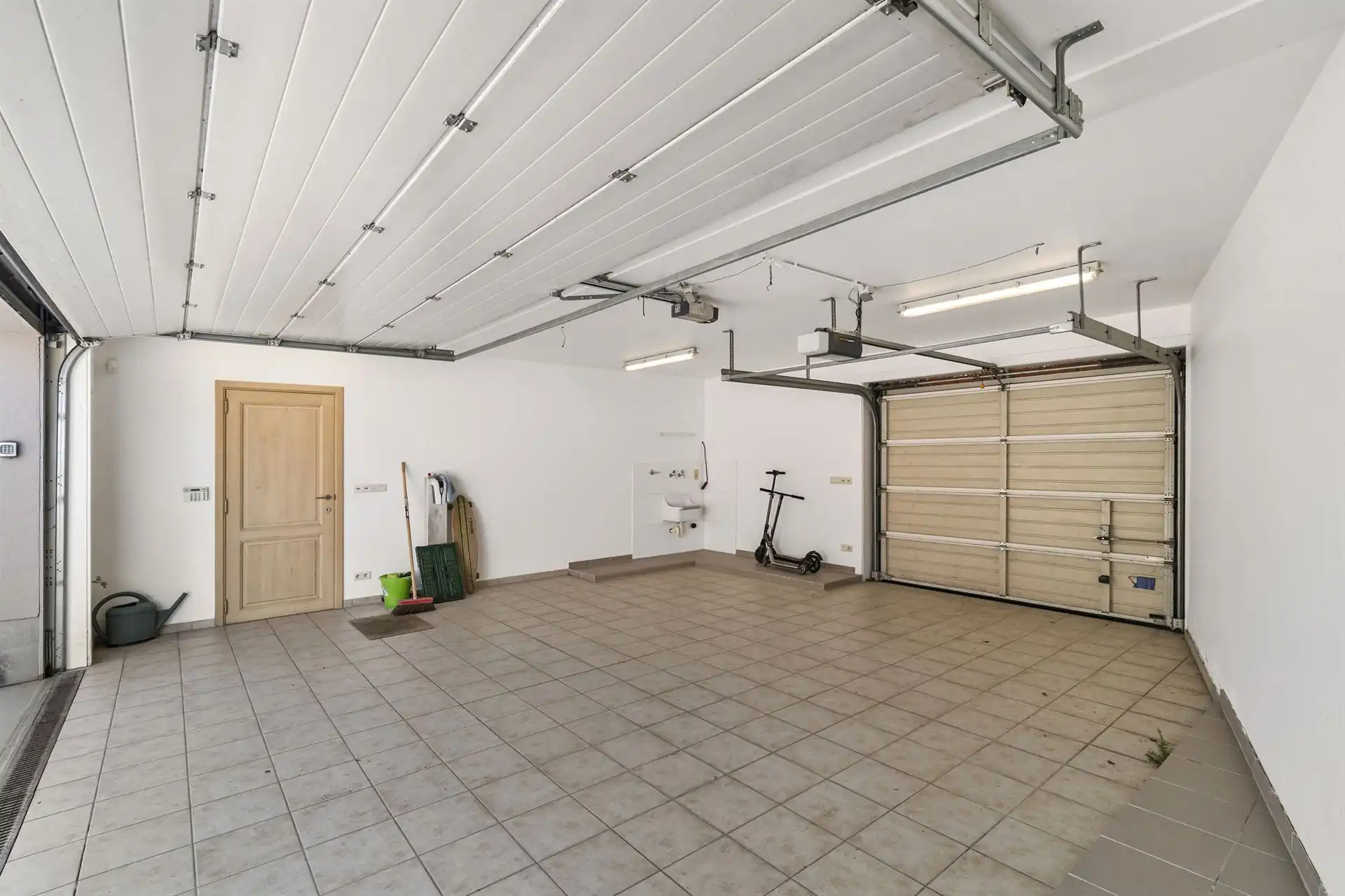 Handelspand met woonst op commerciële toplocatie foto 31