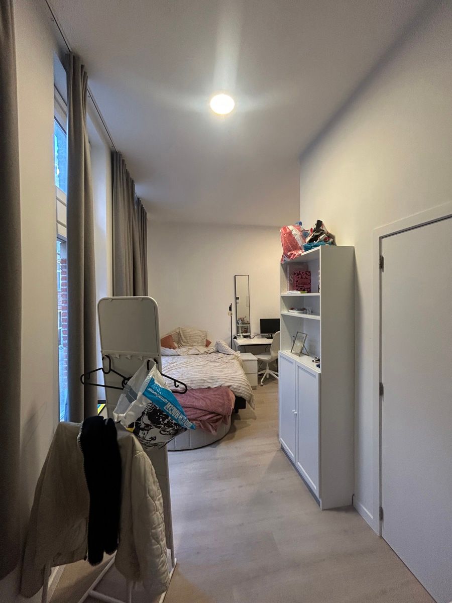 Ruime kamer privatief sanitair Leuven foto 3