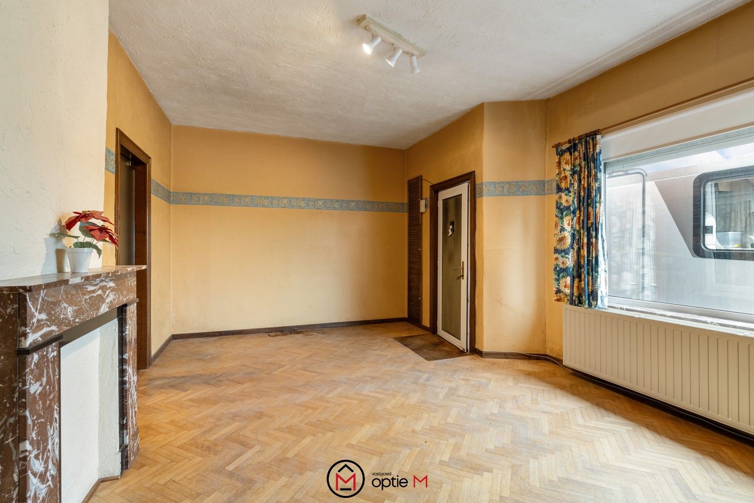 Te renoveren woning met zicht op uitgestrekte velden foto 5
