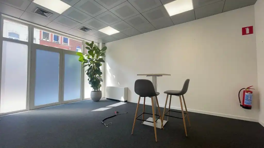 Kantoorruimte te huur vlakbij station van Mechelen foto 15