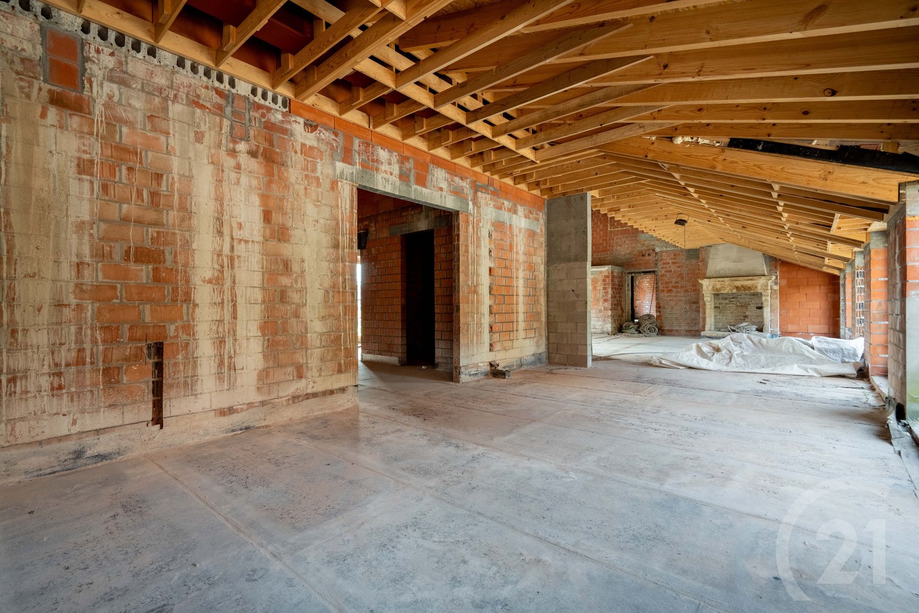 Prachtige en idyllisch gelegen hoeve (casco) op 4 hectare! foto 18