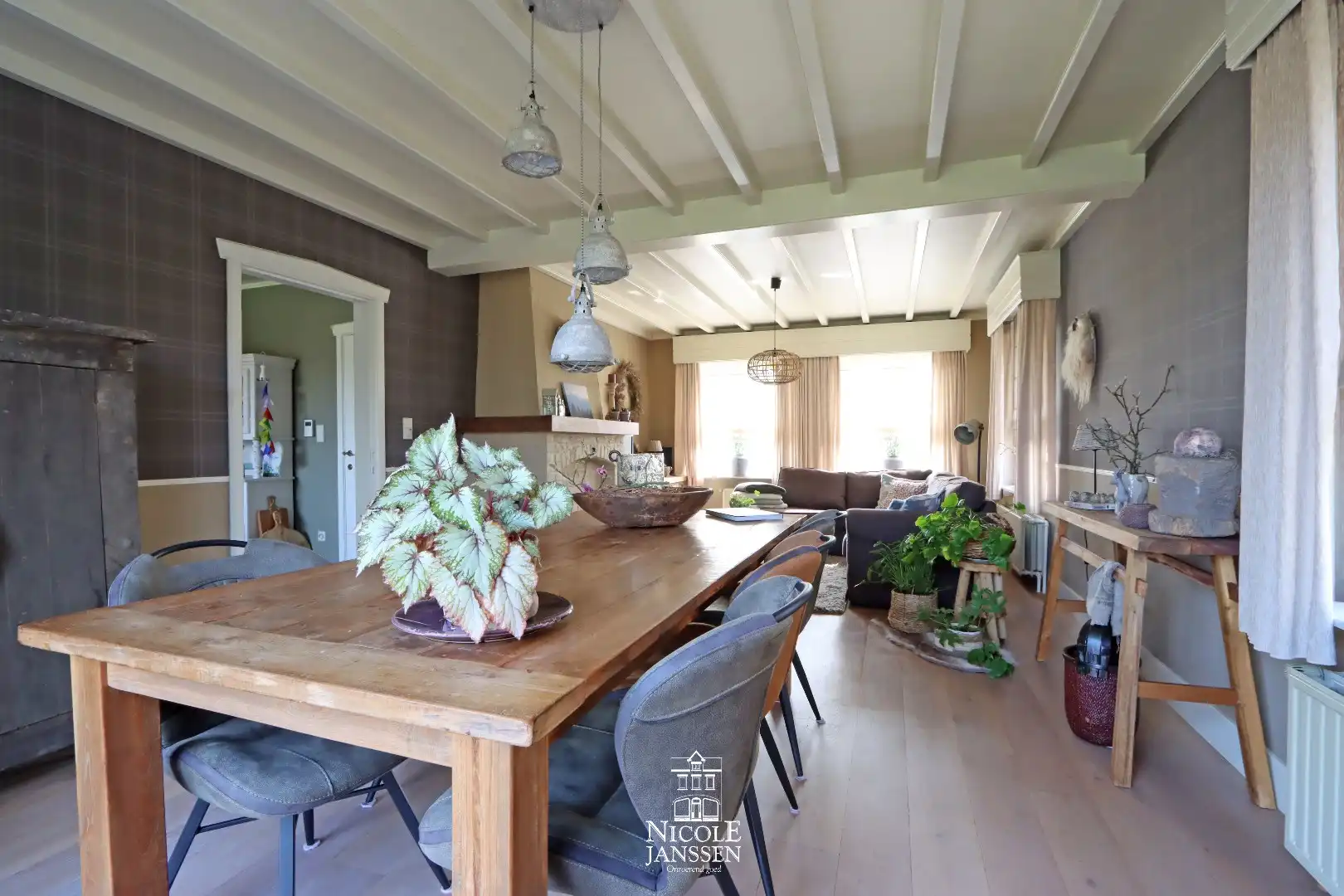 Mooi, verzorgd vrijstaand huis met drie slaapkamers  foto 12