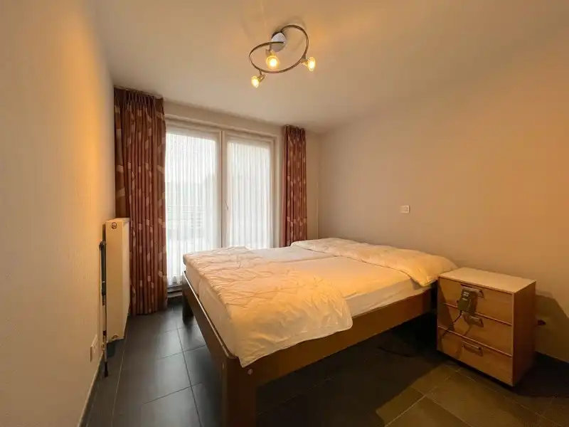 GELIJKVLOERS-APPARTEMENT MET GARAGE te TORHOUT foto 7