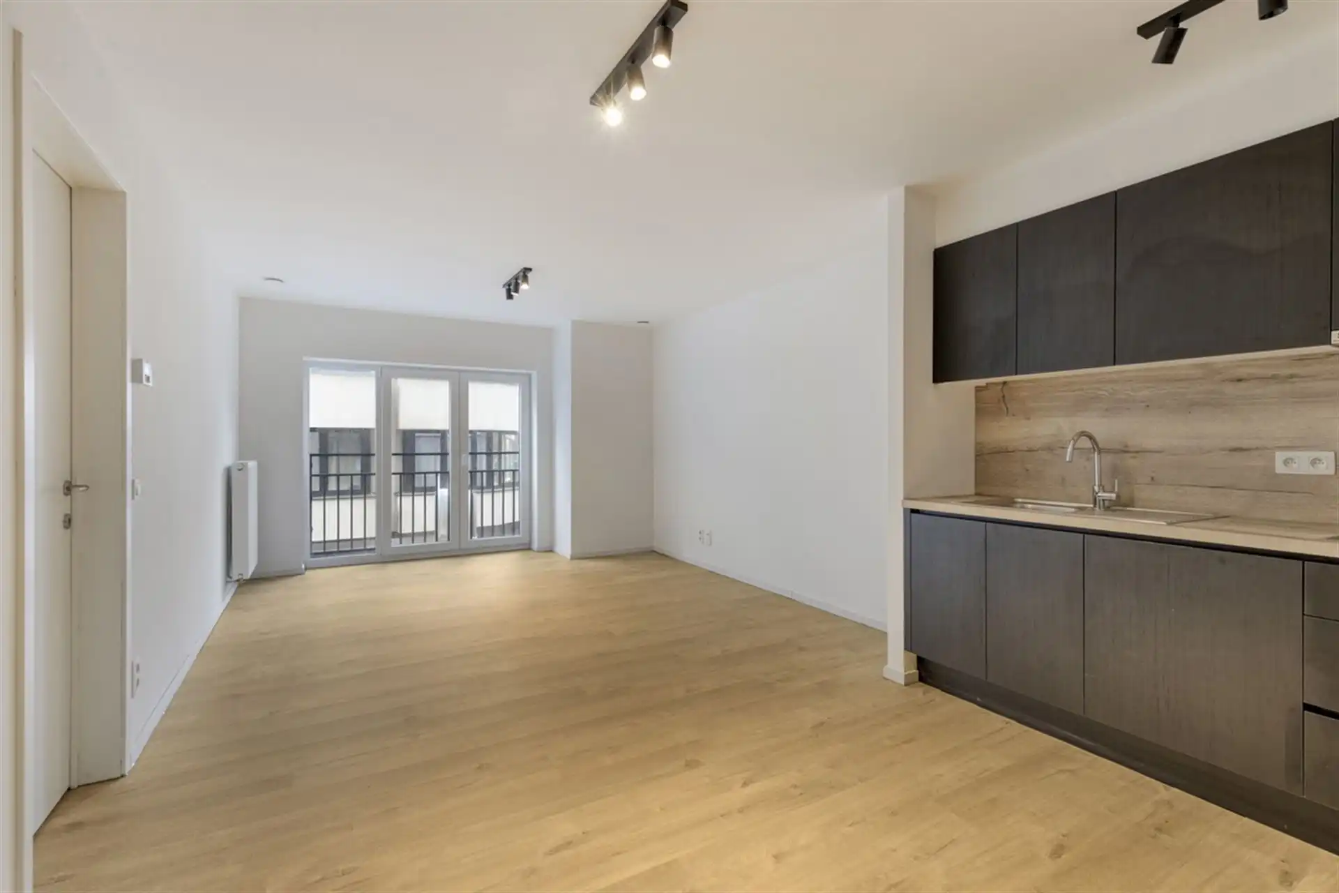 NIEUWBOUW / CENTRUM  foto {{pictureIndex}}