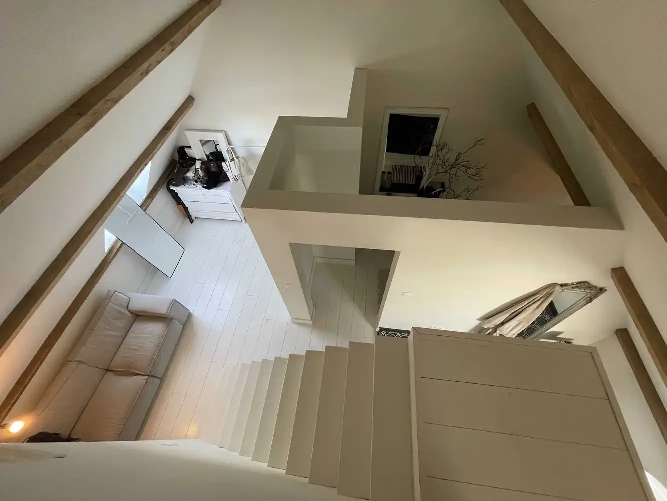 Smaakvol gerenoveerde karaktervolle wijkwoning foto 36