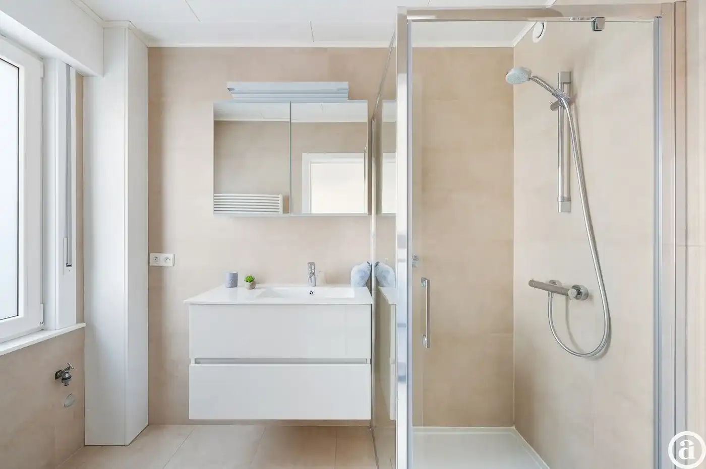 Charmante woning te koop centraal gelegen in Oud-Knokke vlakbij het centrum. foto 16