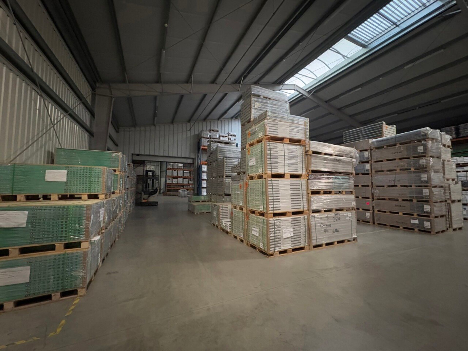 TE HUUR/TE KOOP bedrijfsgebouw op zichtlocatie te Aartselaar foto 8