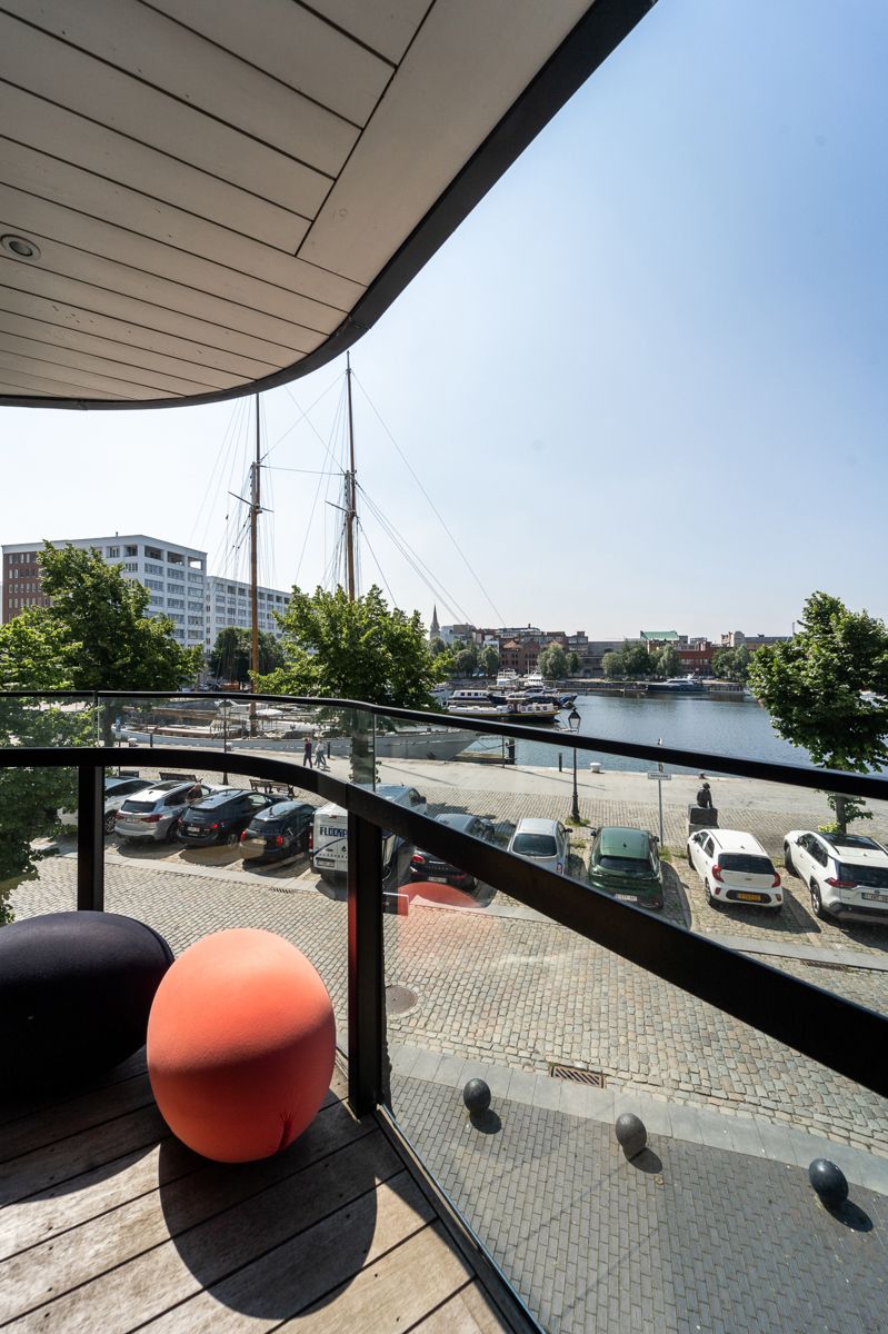 Instapklaar 3-slaapkamer appartement op het Eilandje foto 12