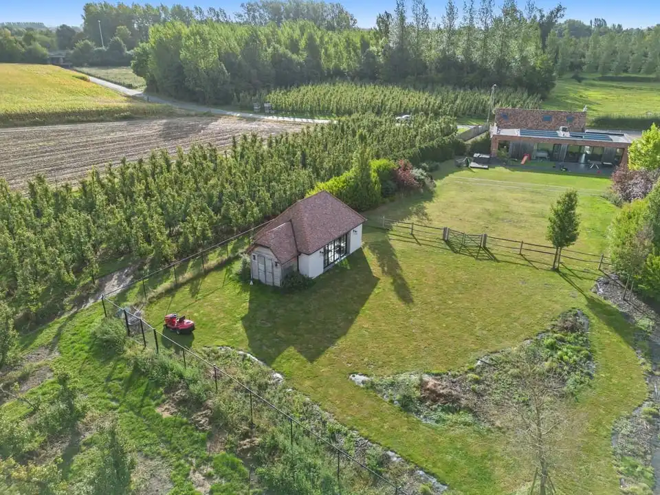 UNIEKE LUXUEUZE VILLA OP EEN PRACHTIG PERCEEL VAN 28A50CA IN SINT-TRUIDEN foto 4