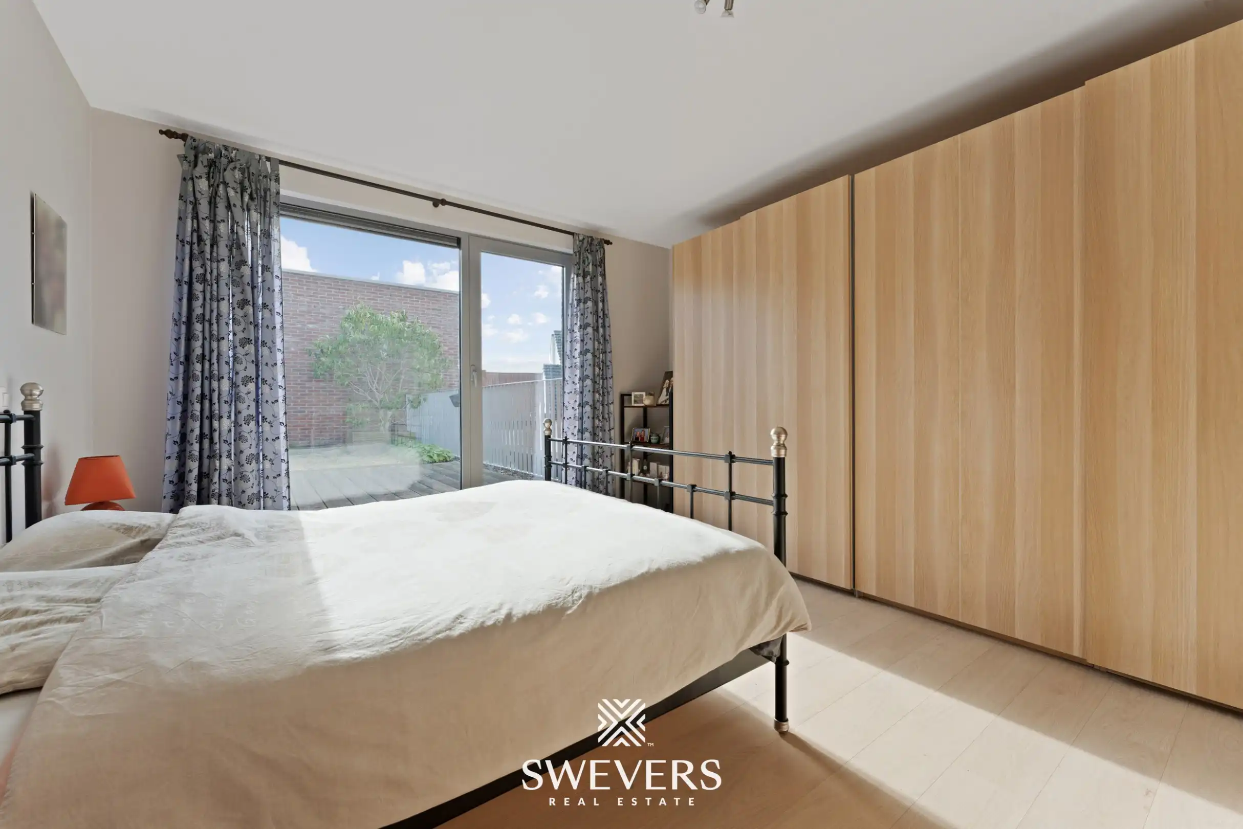 Recent en ruim duplex appartement (140m²) met 2 grote terrassen in centrum Diepenbeek foto 24