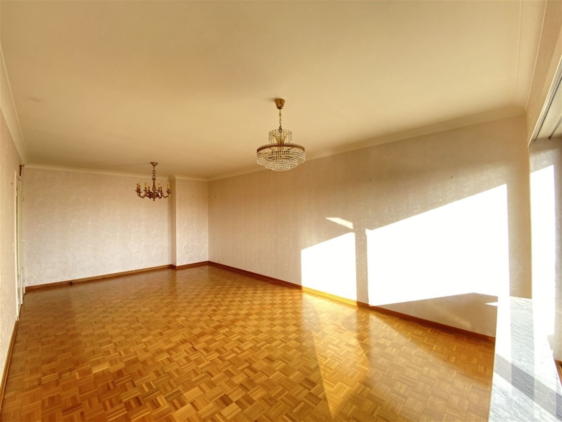 Lichtrijk appartement nabij het station foto 8