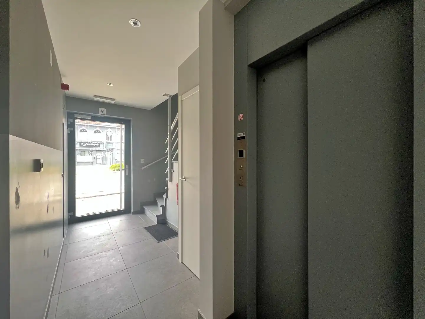 Recent 2-slaapkamer appartement te centrum Eeklo foto 13