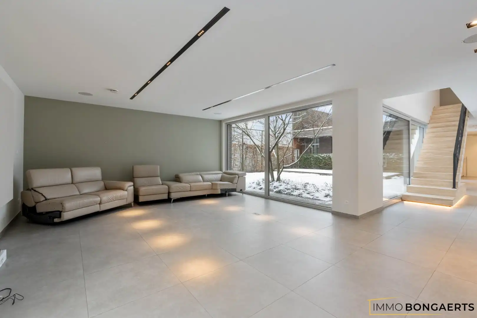 Moderne woonst met 4 slaapkamers  foto 8