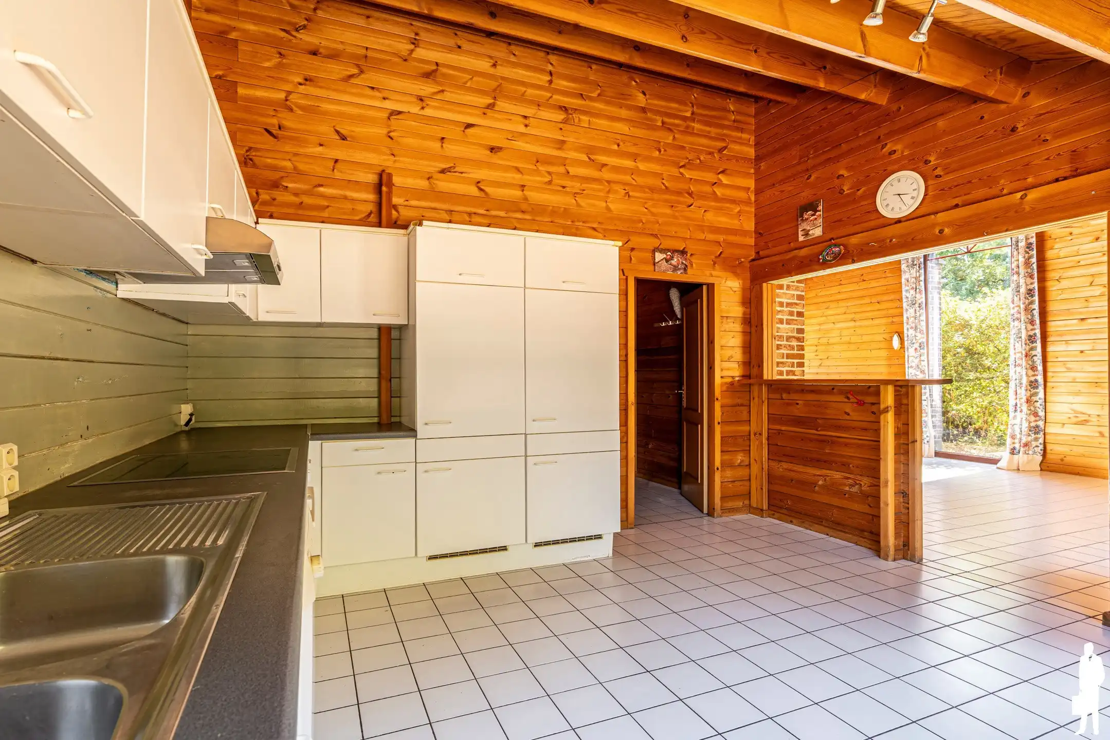 Vrijstaande laagbouwwoning op een perceel van 2.448 m² foto 14