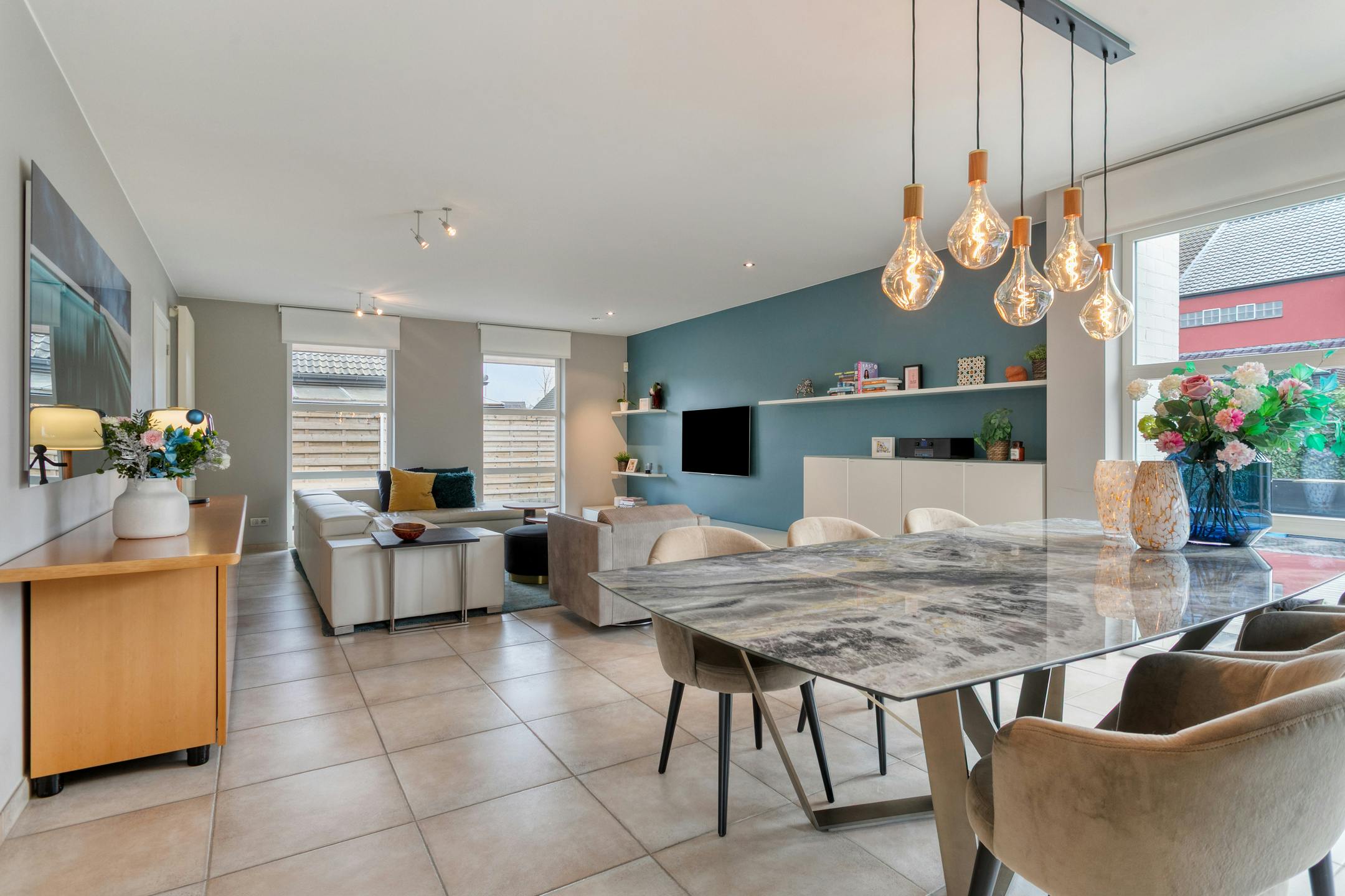 Instapklaar huis met 4 slaapkamers en zwembad in Koolkerke foto 2