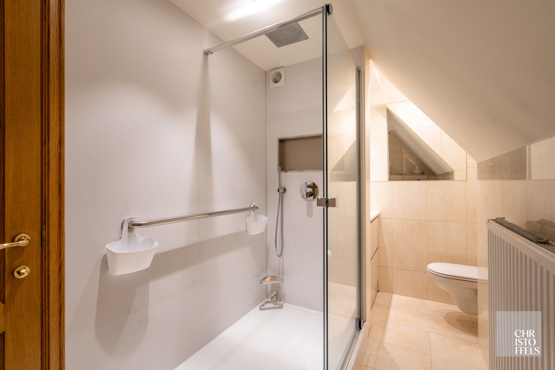 Eigentijdse villa (428m²) met zwembad en 2de woning (187m²) op perceel van 36a43ca.  foto 30