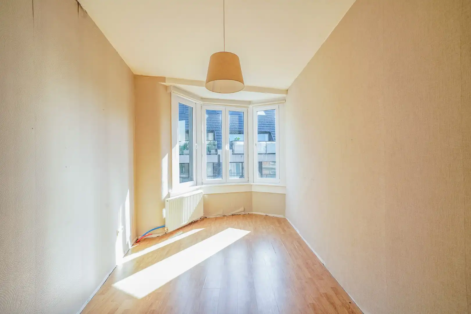 Te renoveren stadswoning met 5 slaapkamers, 3 badkamers en koer in hartje Oostende foto 8