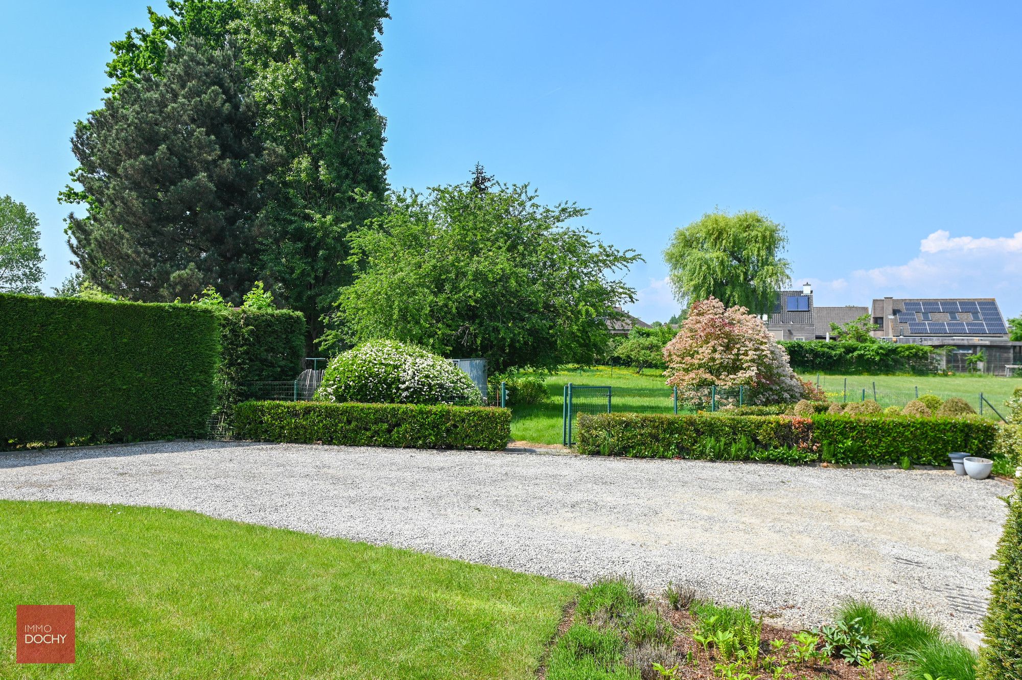 Zeer goed onderhouden villa op 2.241m² foto 5