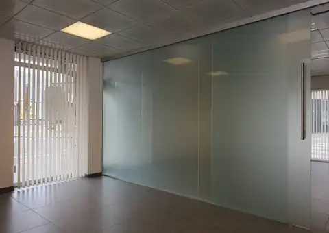 Centraal gelegen gelijkvloerse kantoorruimte te Aalst foto 8