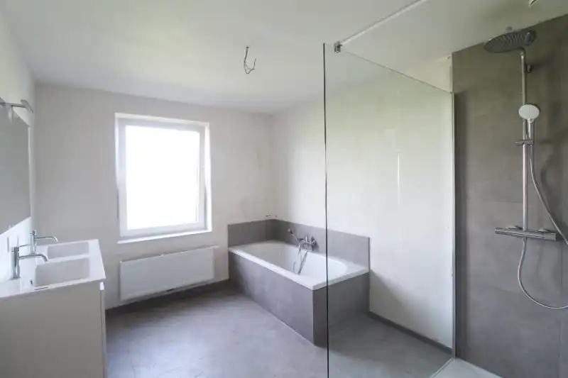 Ruime nieuwbouwwoning te Roeselare foto 9