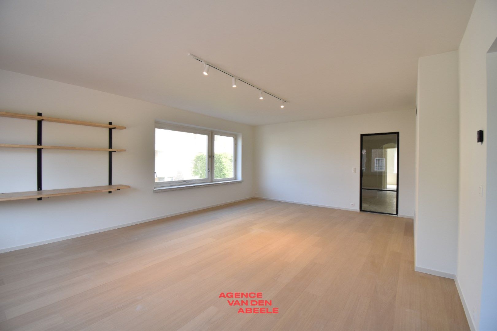 Fantastisch gerenoveerd appartement met 3 slaapkamers  foto 2