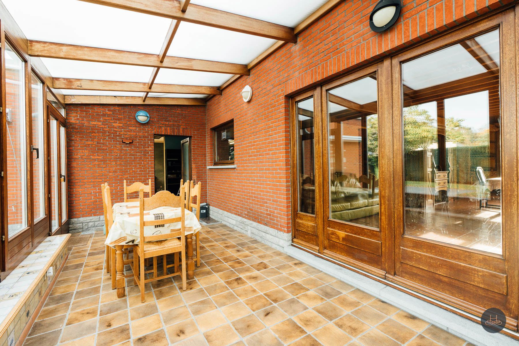 Zéér ruime gezinswoning met karakter en potentieel met tuin foto 11